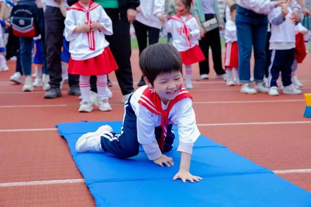 幼崽萌娃活动,运动会萌娃新颖开幕式