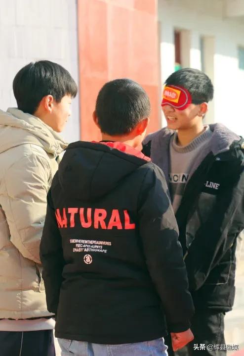 河南辉县丨法治护航成长路——市检察院走进南村镇中心校开展“送法进校园”活动