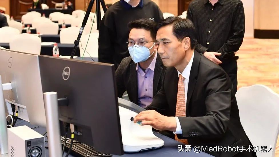 全球直播远程手术！爱博神经介入机器人闪耀东方脑血管病大会OCIN