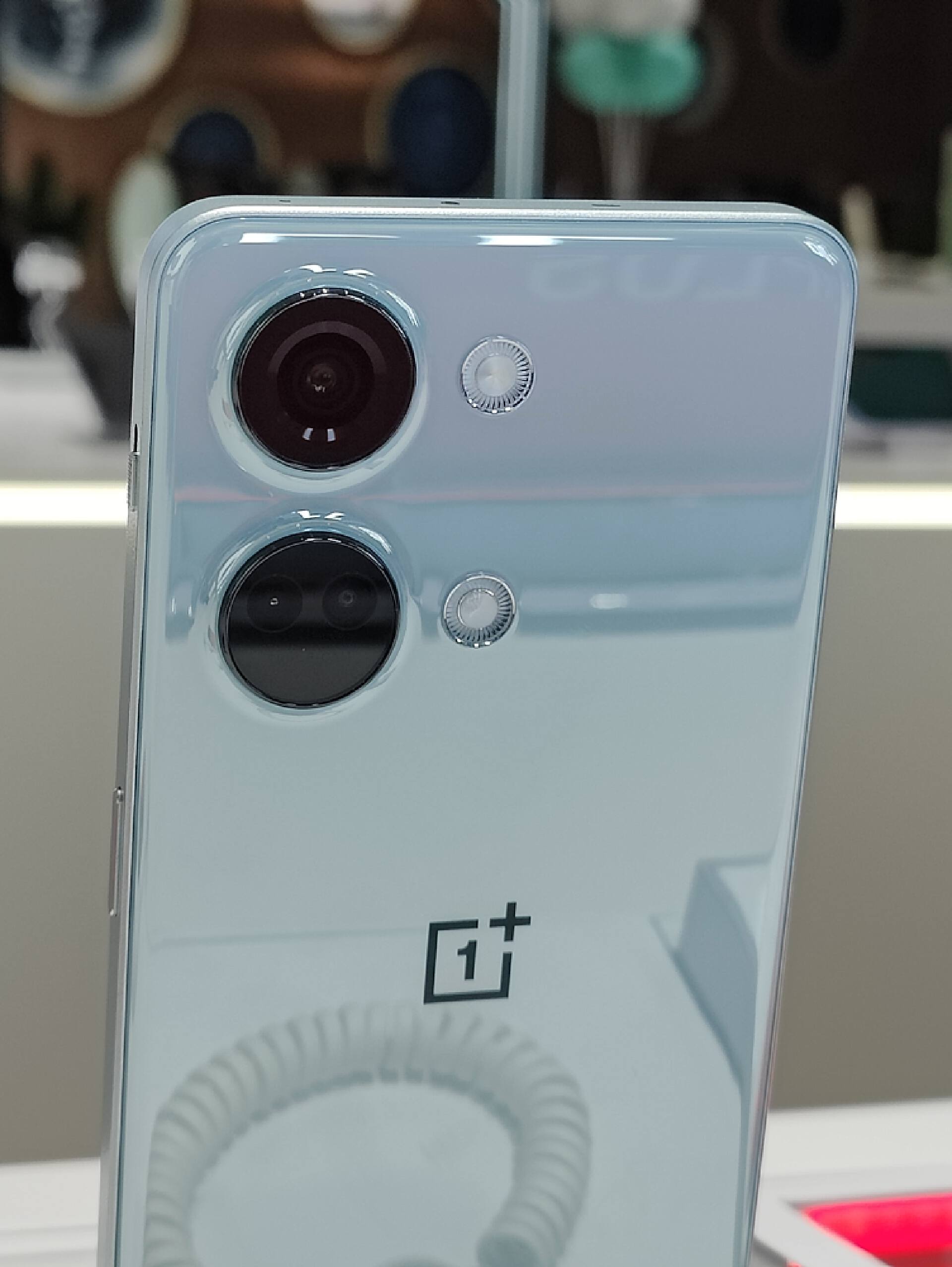 2023年618购物节，2500元价位的手机推荐，优缺点都讲一下