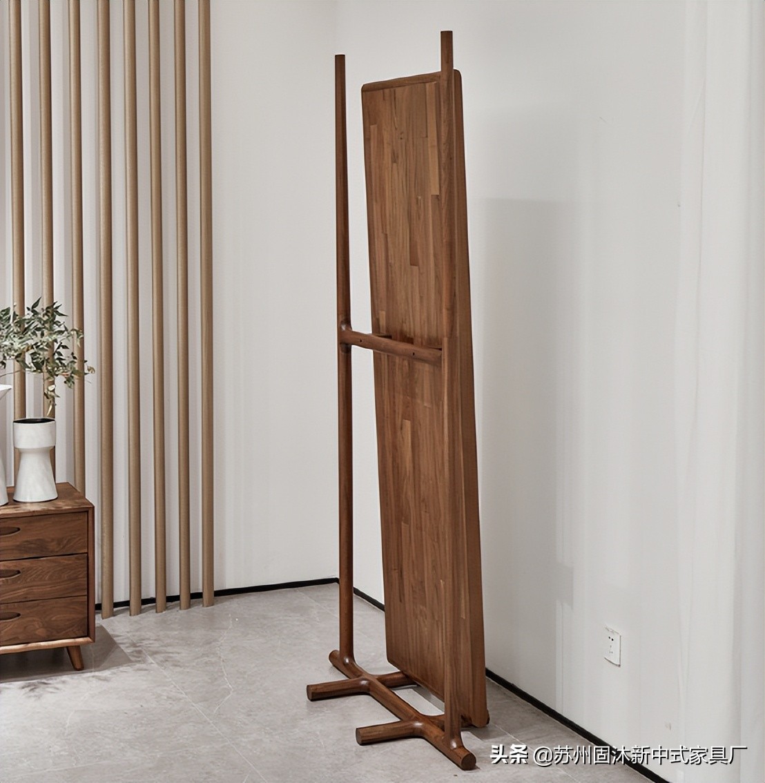 禅意新中式原木大平层,新中式原木禅意软装元素