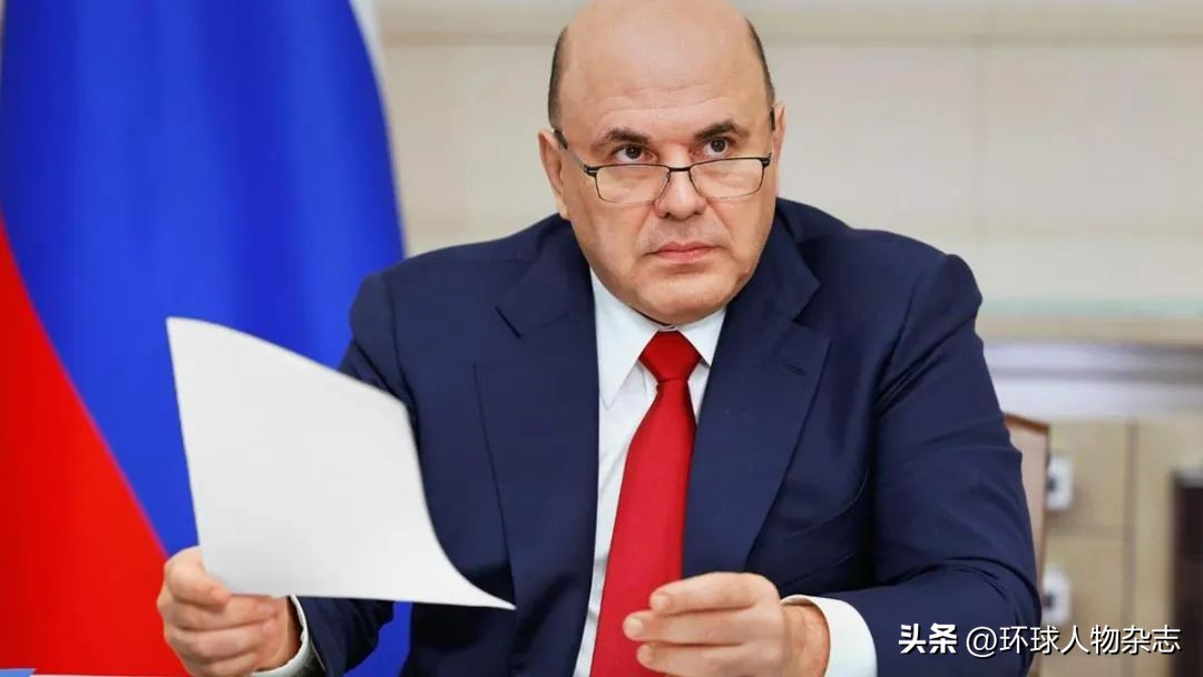 俄罗斯总理，钢琴比普京弹得好？