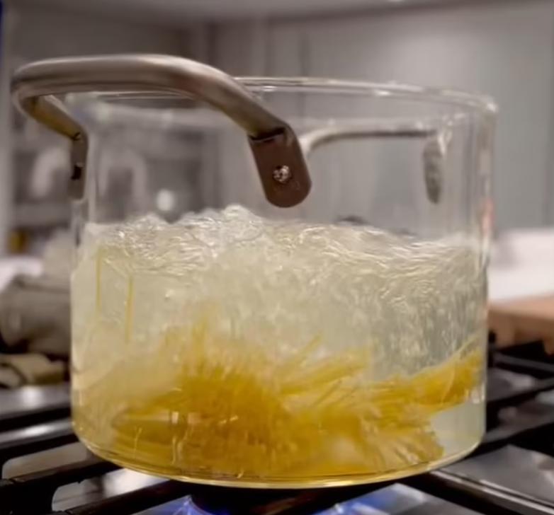 大布直播录屏,大布在直播间被骂哭