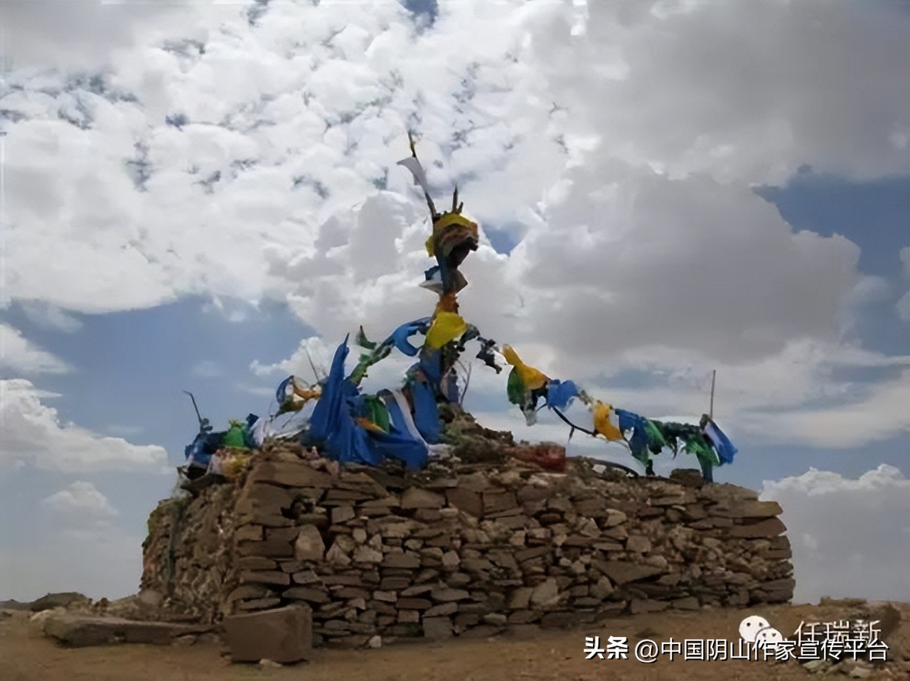 蒙古族的风俗习惯简短,蒙古族风俗习惯摔跤