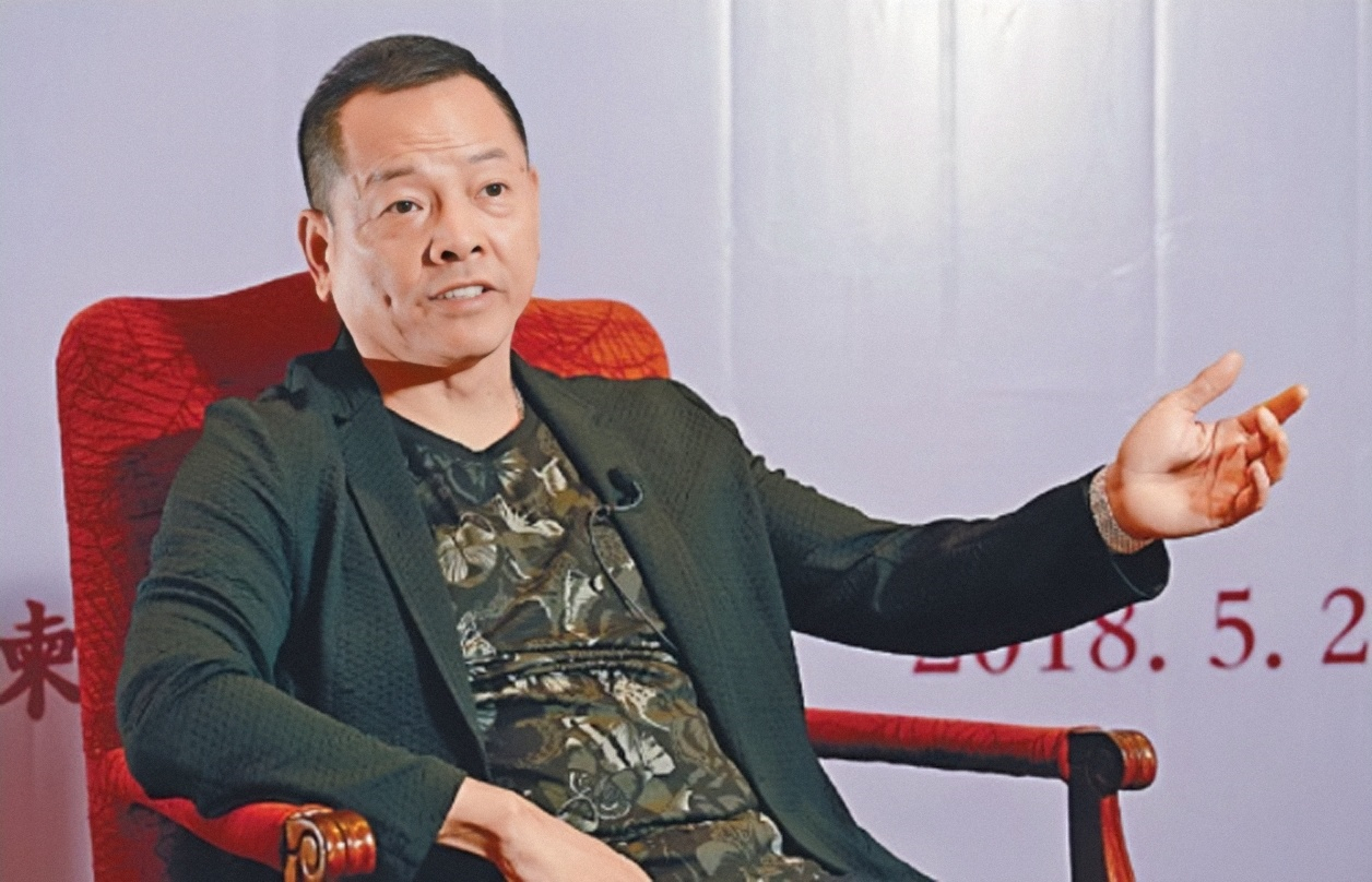 司徒玉莲与街市伟离婚没,街市伟与司徒玉莲是几岁结婚的