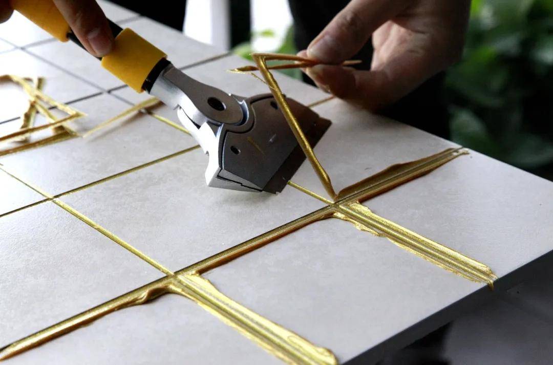 瓷砖踢脚线美缝施工教学视频,德高环氧彩砂美缝施工教学视频