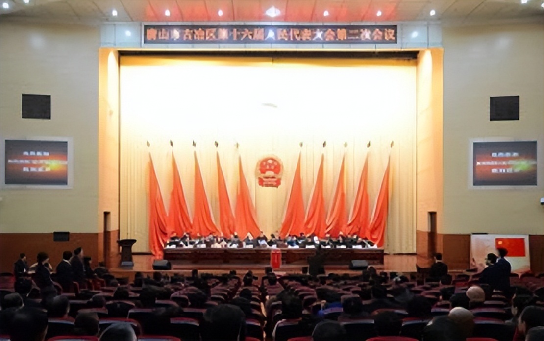 回顾：民警强上女孩后未受任何惩罚，原因是反抗不够激烈！