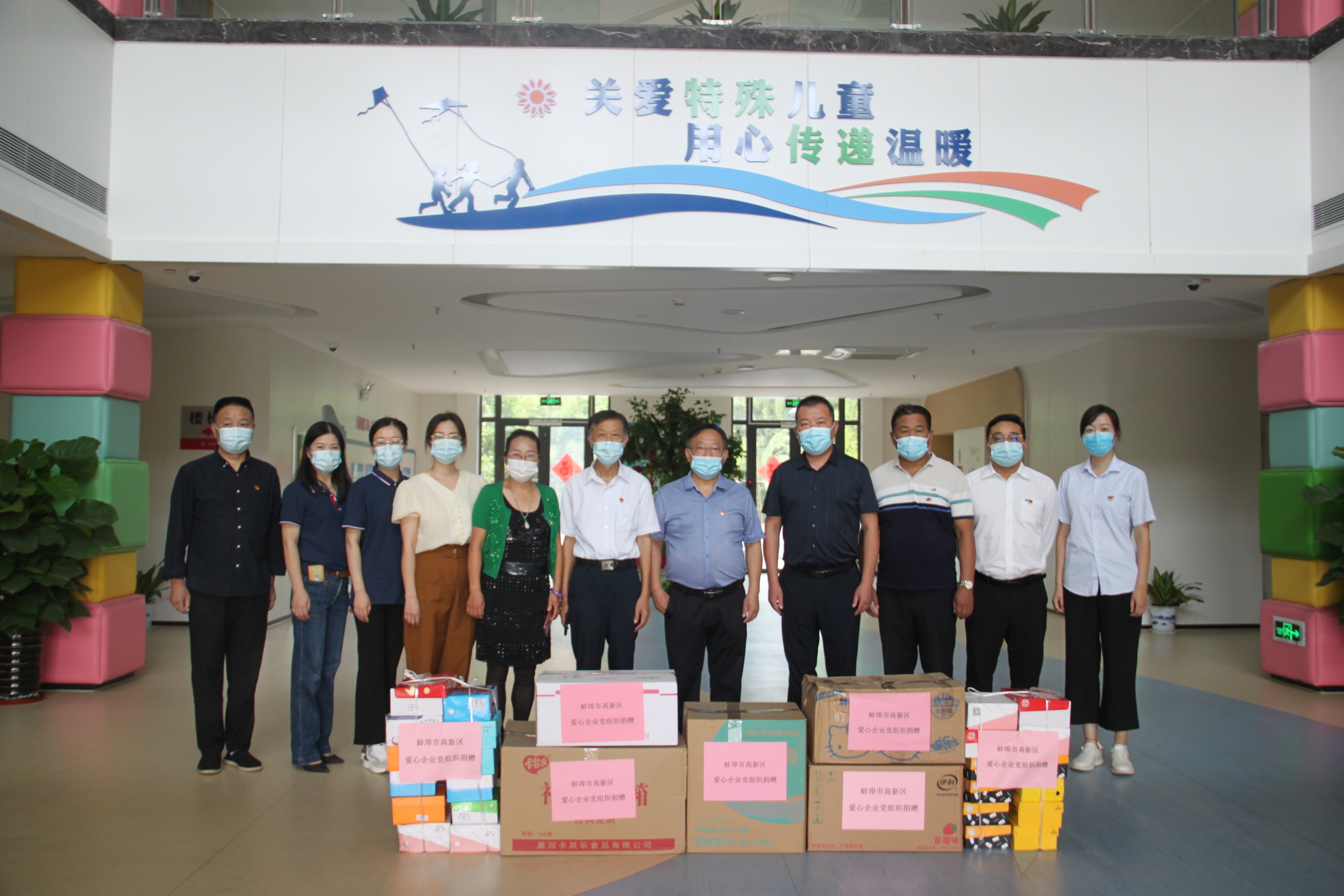 爱心人士到敬老院慰问中秋,爱心传递走进福利院