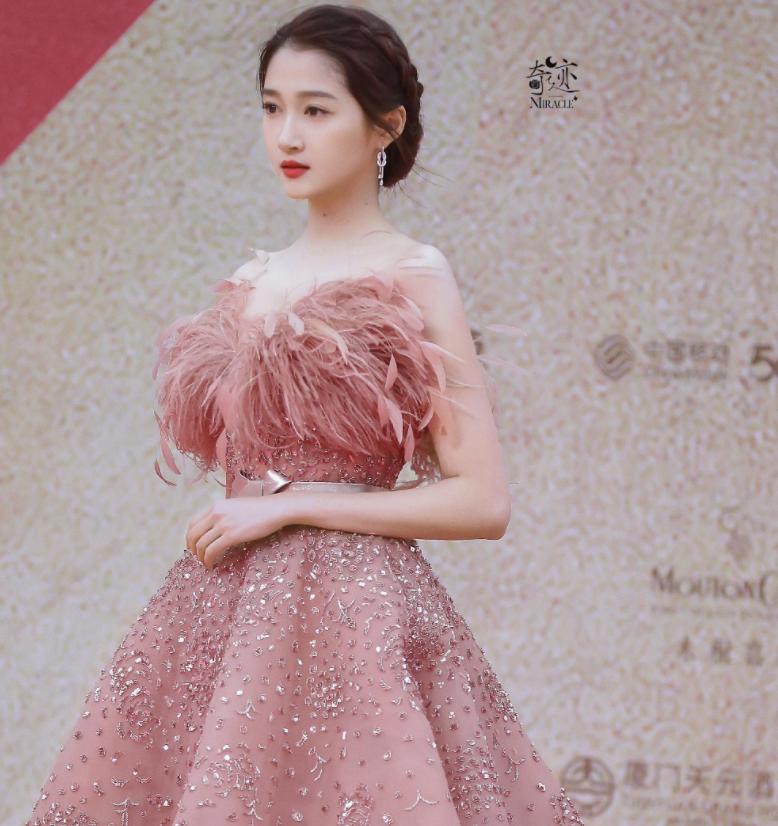 90后的关晓彤颜值,关晓彤是90后女明星吗