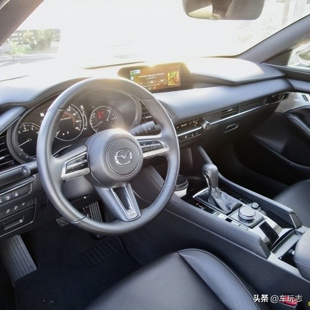 马自达3两厢版2024款,2023款马自达32.0质擎版配置