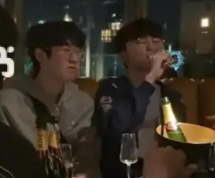 t1对gen决赛第五局faker泪目,t1与gen之间的对决