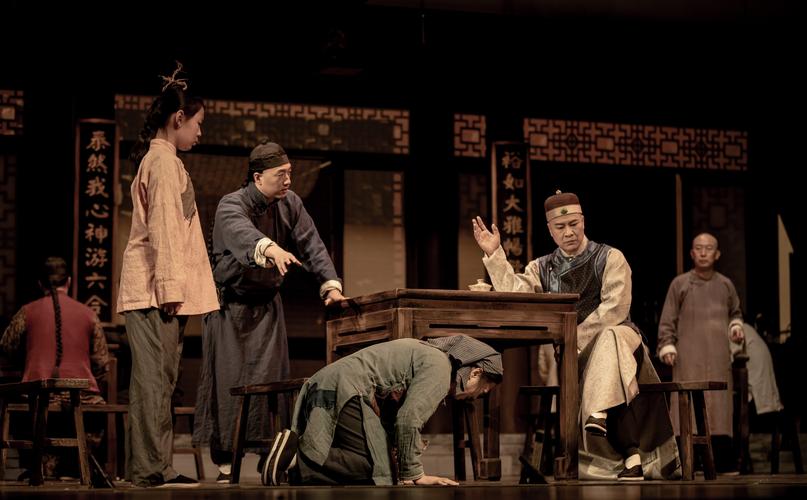 关于华语电影中的女性叙事的研究，并以毕业作品《花儿》为例