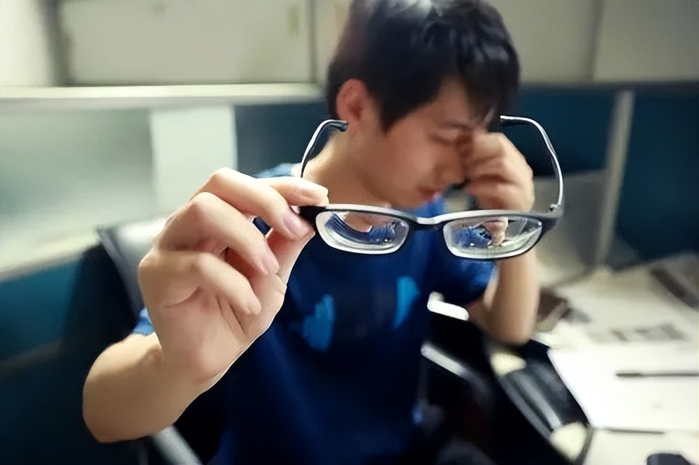 网上配眼镜怎么验证镜片,网上配眼镜怎么知道真假镜片