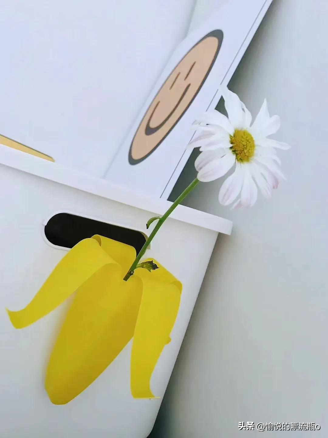 周姐介绍个对象，安排旁边的咖啡馆见面，回来，一进门脸色发白。