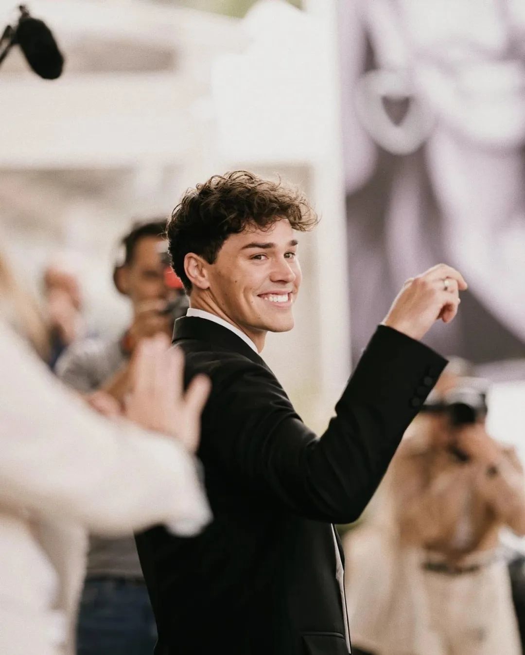 全网粉丝最多网红美国,150万粉丝美国男网红