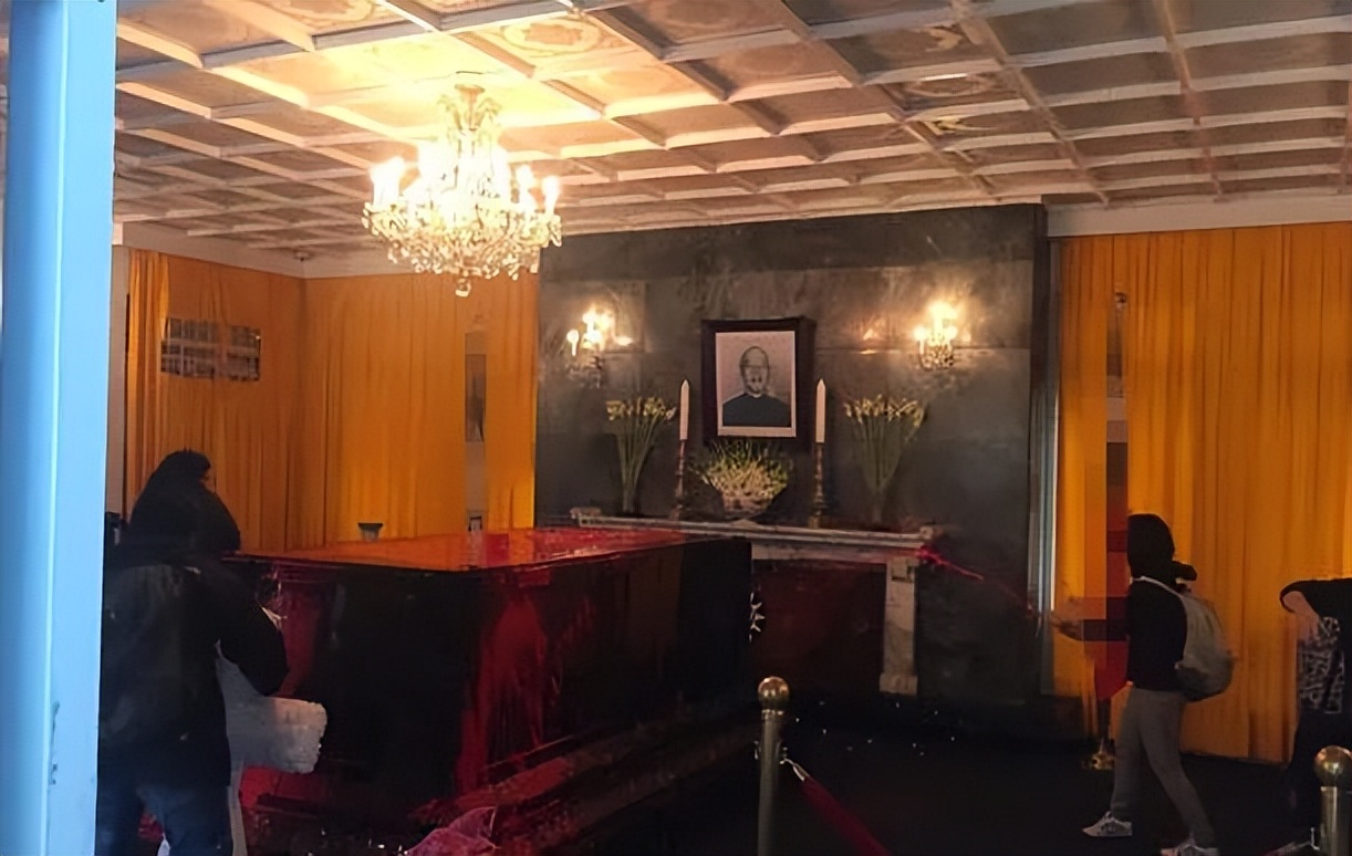 雕像被斩首、枪击、泼油漆！“*独台**分子”为何这么痛恨蒋介石？