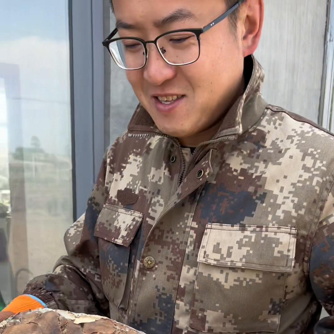 东北臭大酱的正确吃法,东北臭大酱和东北大酱哪个好吃