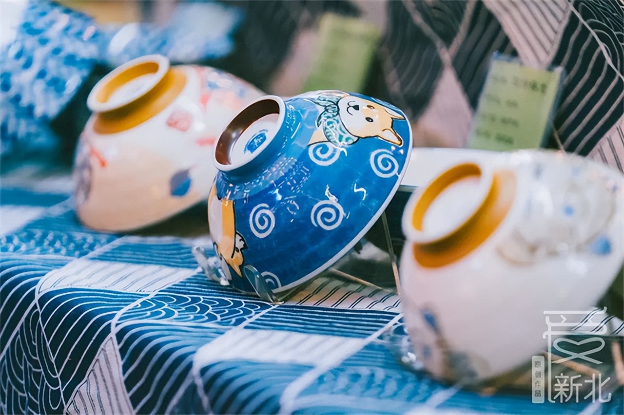 仲夏夜,逛“井井有条街·青年创业集市”,有生活有晚风也有故事……