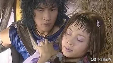 风云雄霸天下坐肩膀的两姐妹,风云雄霸天下同时拥有两个男人