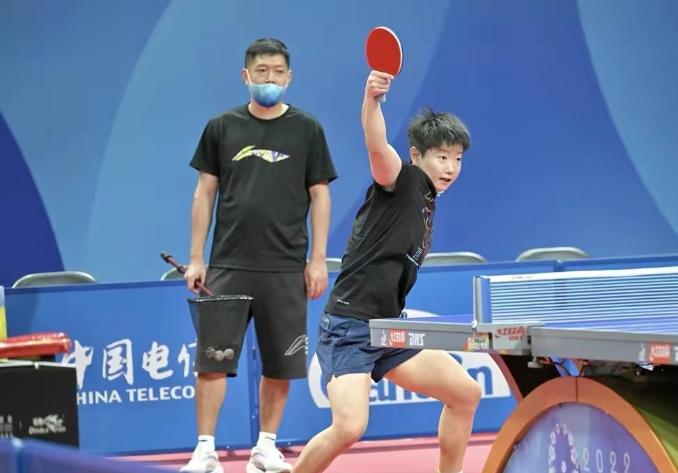 刘国梁让王楚钦解说马龙和孙颖莎,刘国梁任命队长