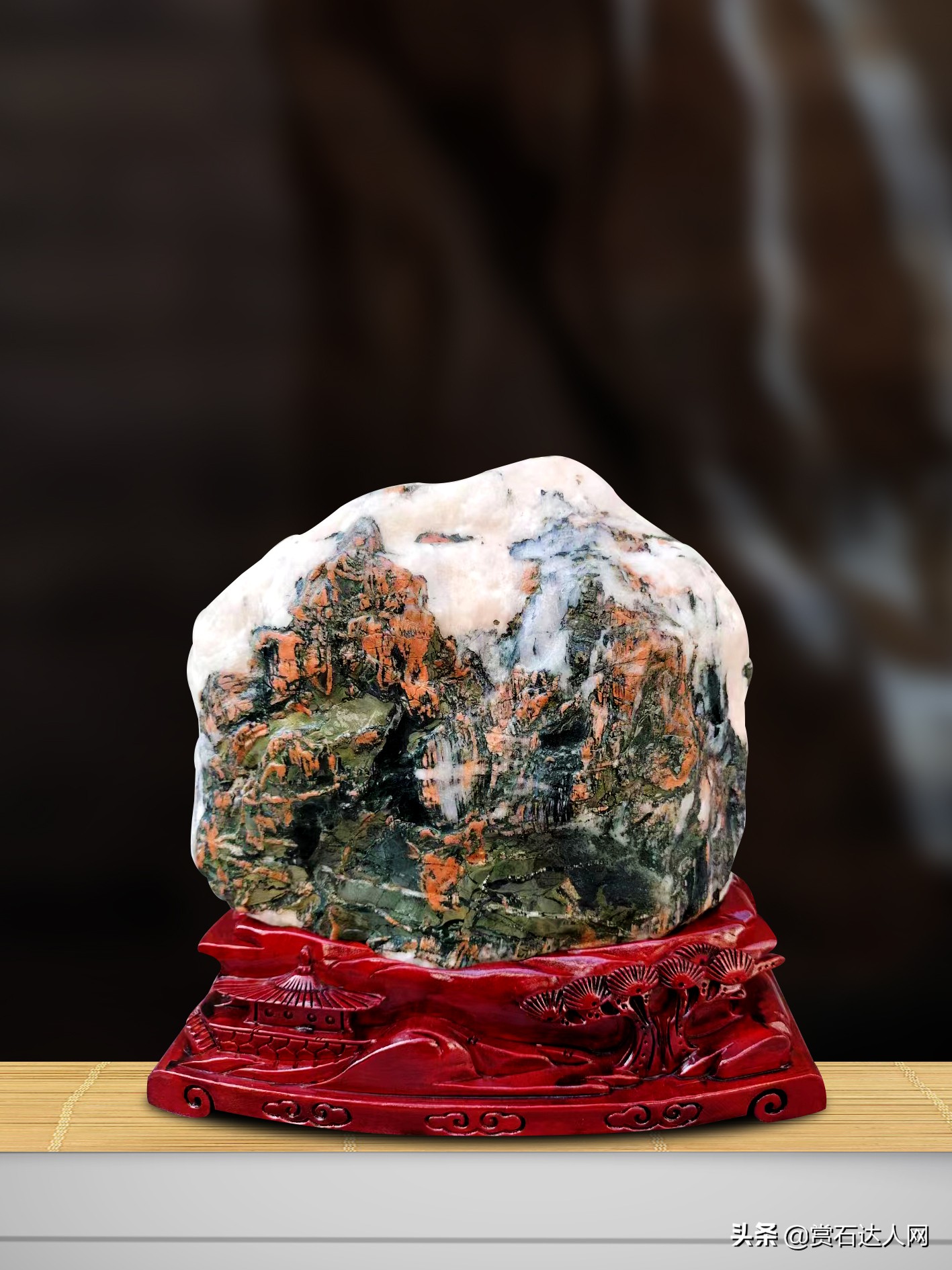 美丽七彩石,海边的七彩石图片