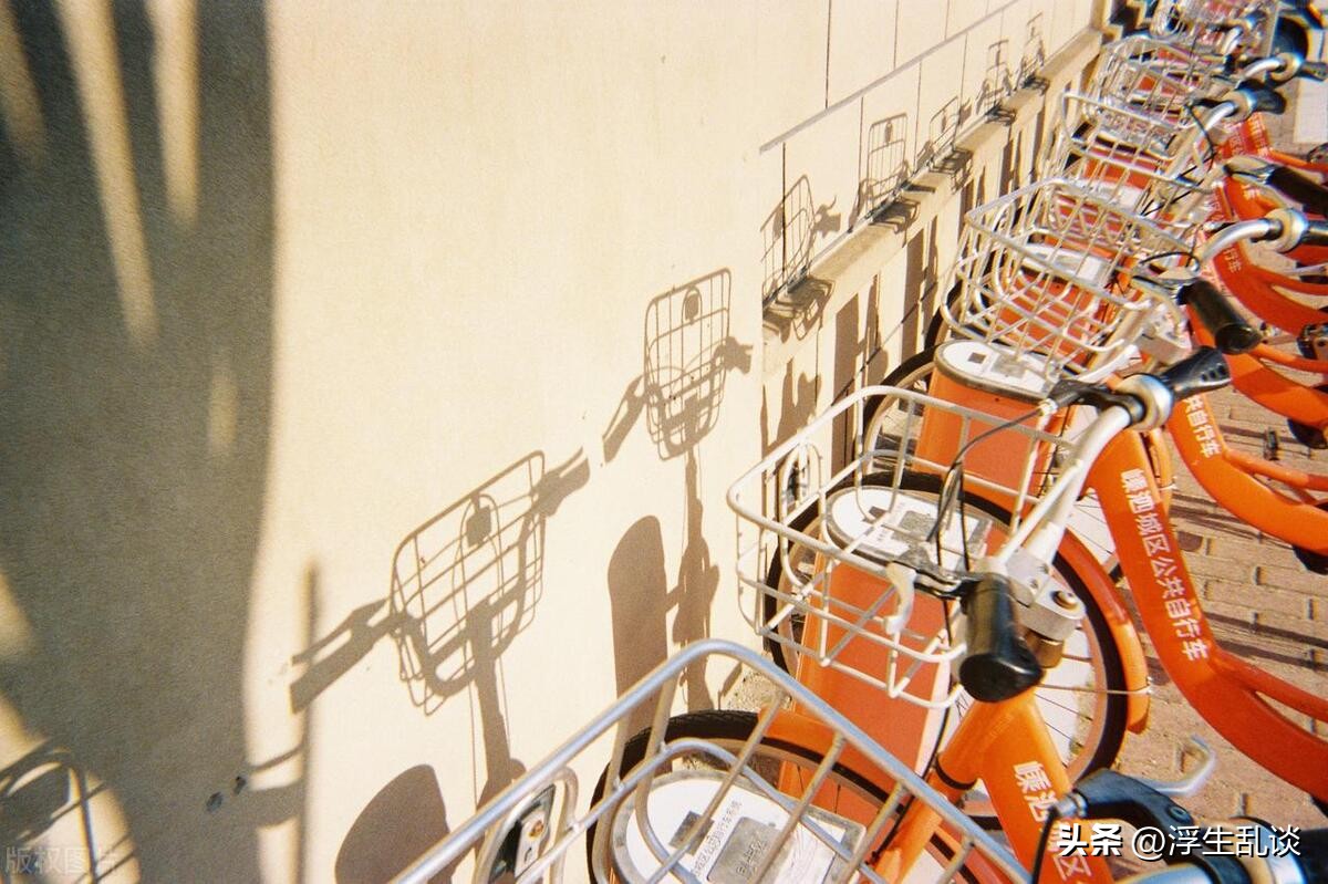 周末走走逛逛放松心情的文案,周末愉快简短走心的句子文案