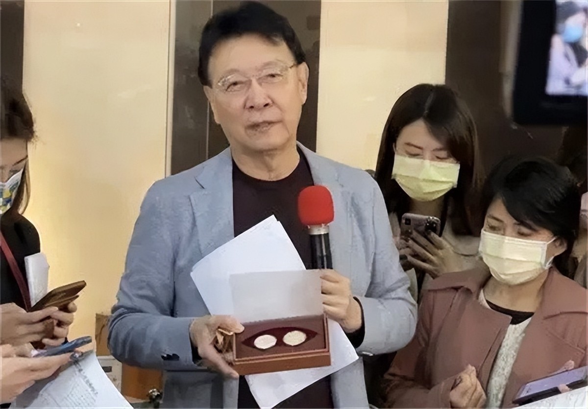 揭开赵少康和*智英黎**勾结的历史，赵少康之子是*智英黎**的得意门生