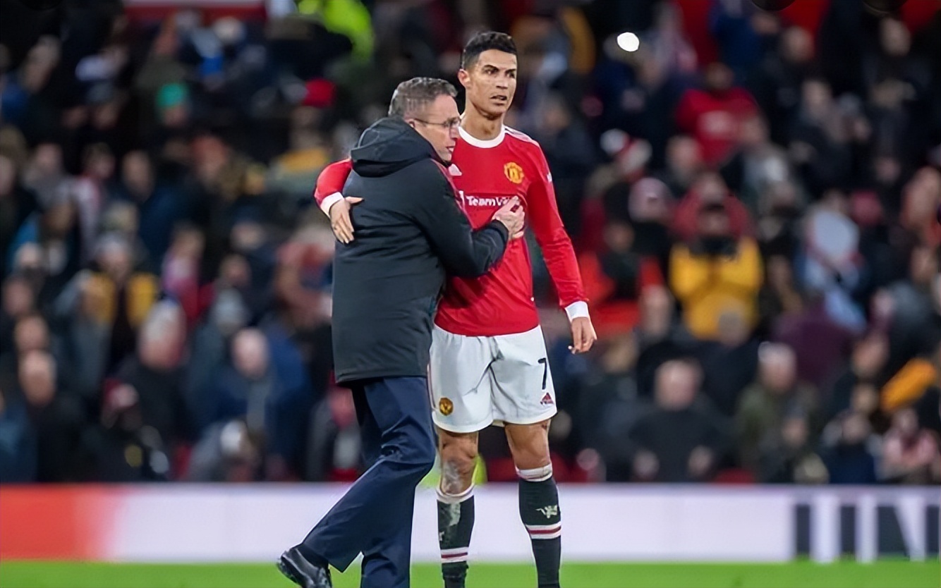 滕哈赫为什么不用穆里尼奥,曼联球员大爷