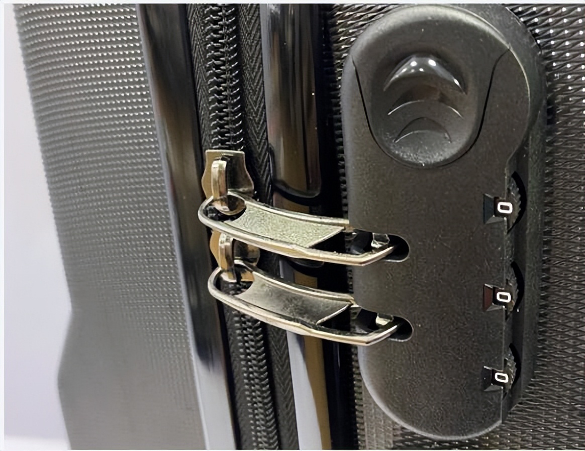 拉杆箱选拉链,拉杆箱选拉链款还是铝框款好