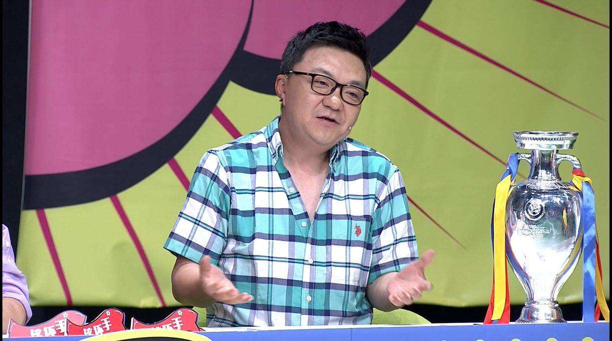 冯巩和谁调侃国足,董路回击冯巩一语双关