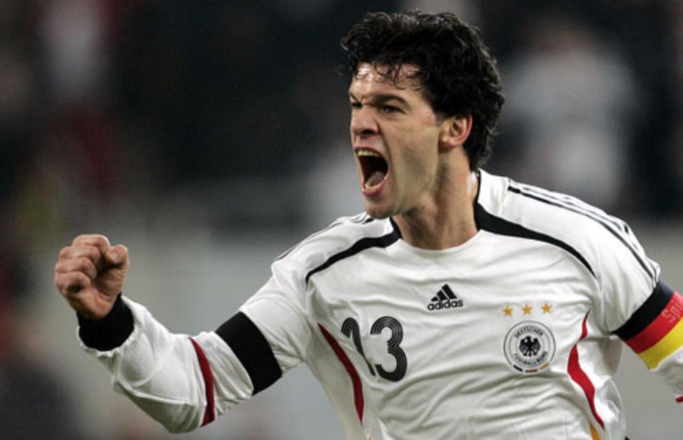 德国足球黄金十年后，为何会有明显衰退？