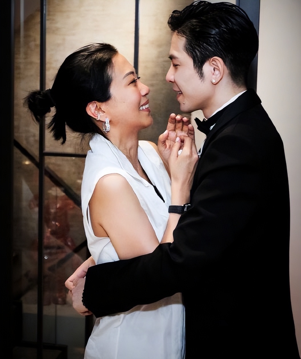 萧敬腾求婚钻戒图片,萧敬腾求婚钻戒多少钱