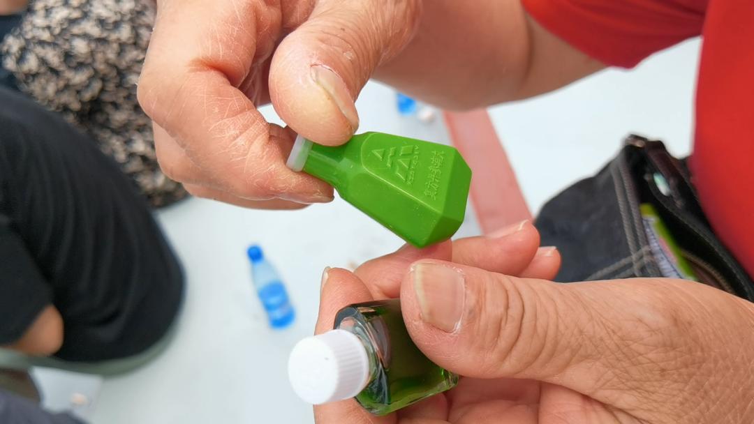 七旬娭毑赴岳阳给儿孙加油：6场比赛一次不落，现场发表专业点评