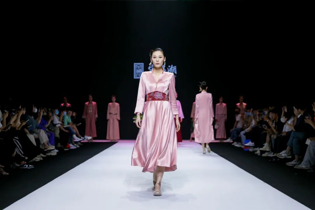 锦绣•新尚||出水芙蓉——江南的夏日浪漫