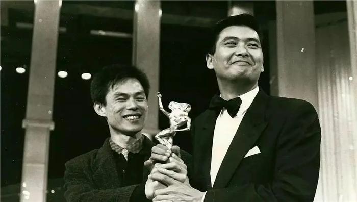 许冠杰访谈节目完整版周润发,周润发许冠杰演唱会完整版