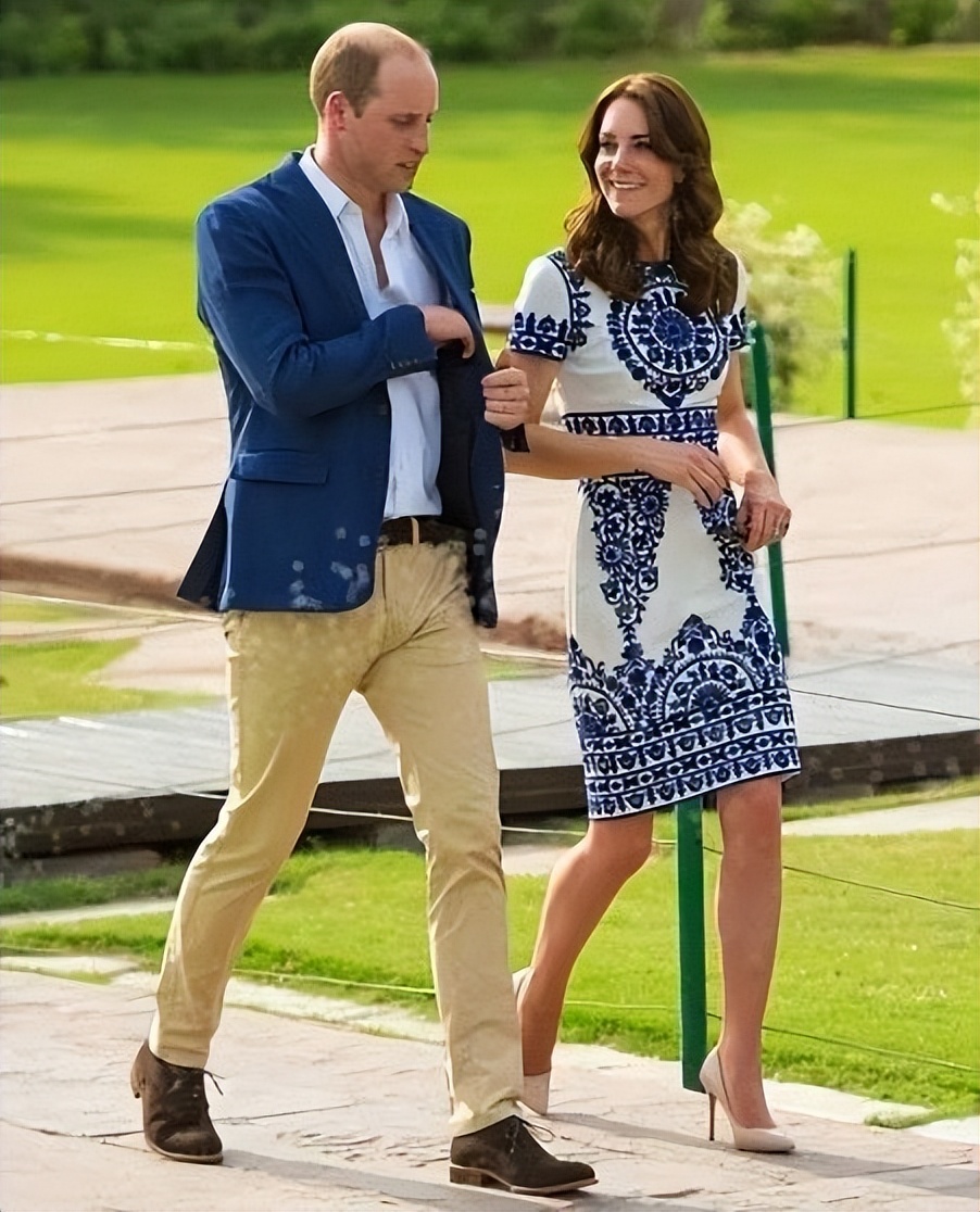 威廉和凯特在泰姬陵落泪视频,威廉怀念凯特年轻时