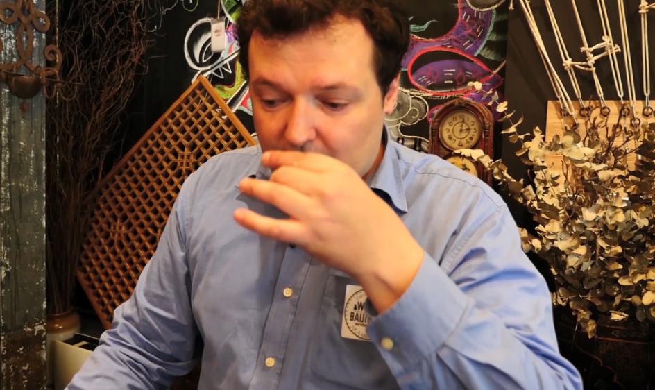 外国游客涌入中国,很多外国人都涌入中国游玩