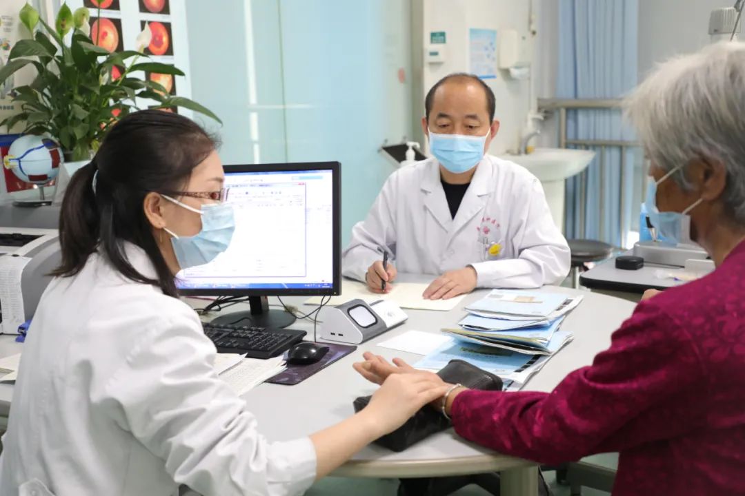 精医尚德大爱为民：记市眼科医院糖网病科副主任医师、主任房修岭