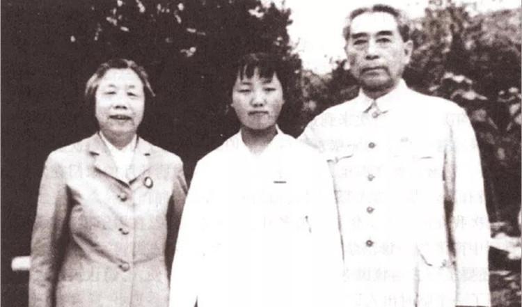 1970年周恩来侄女入伍，当面向伯父汇报，总理：你能不能脱下军装
