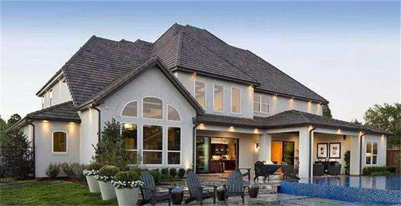 58岁保姆被骗到美国遭虐待,家政之痛