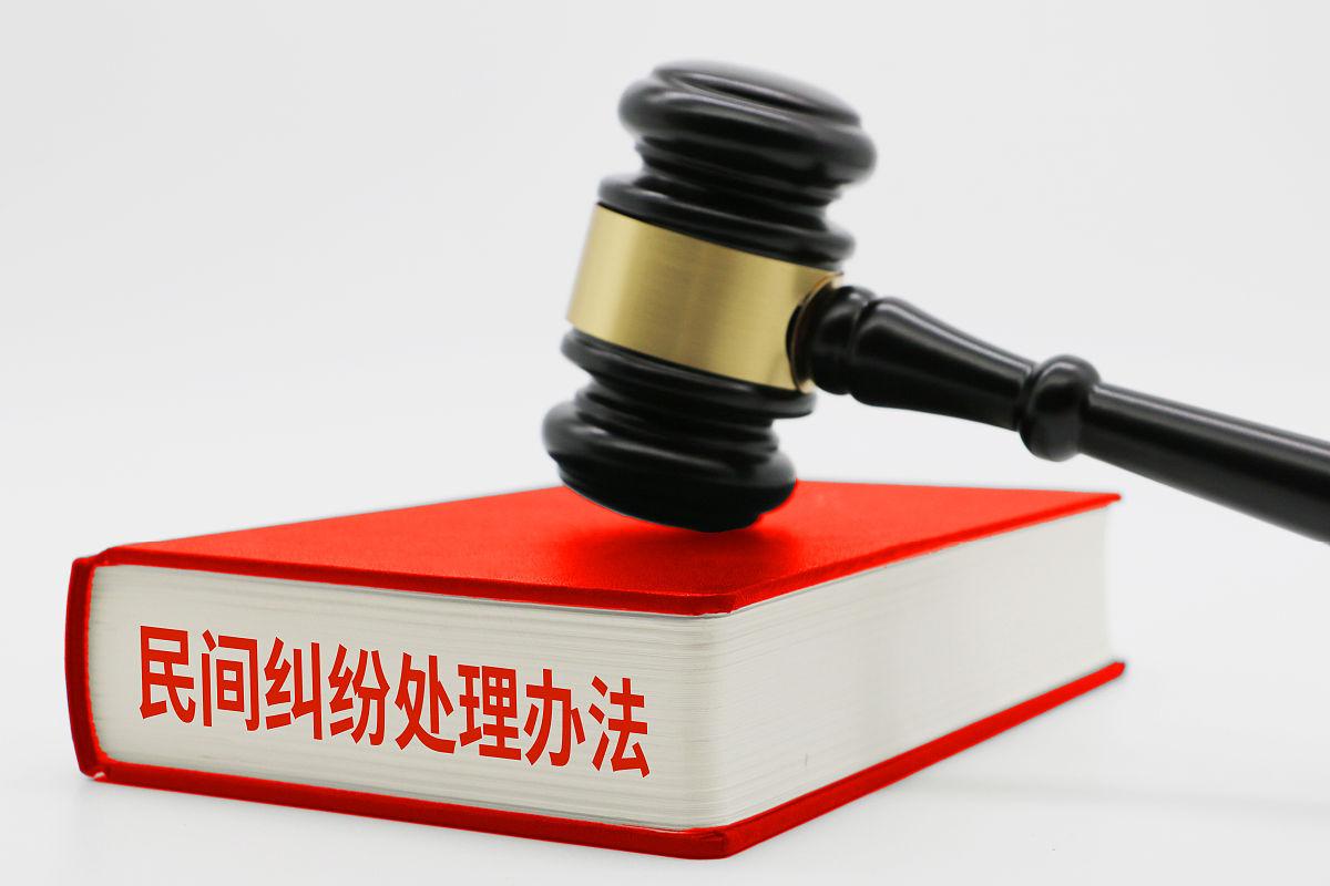 头发剪坏了理发店拒绝赔偿怎么办,头发被人剪坏了要求赔偿多少钱