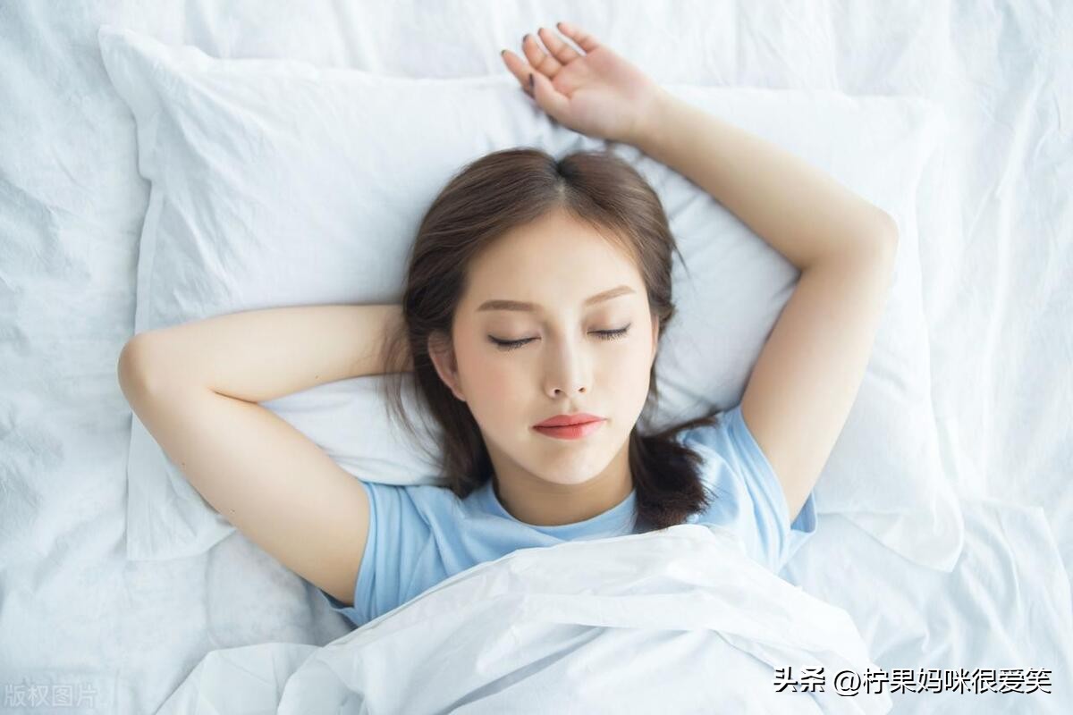 “姑姑手伸太长，夹着我家肉了！”侄子童言无忌让全家人都轻松了