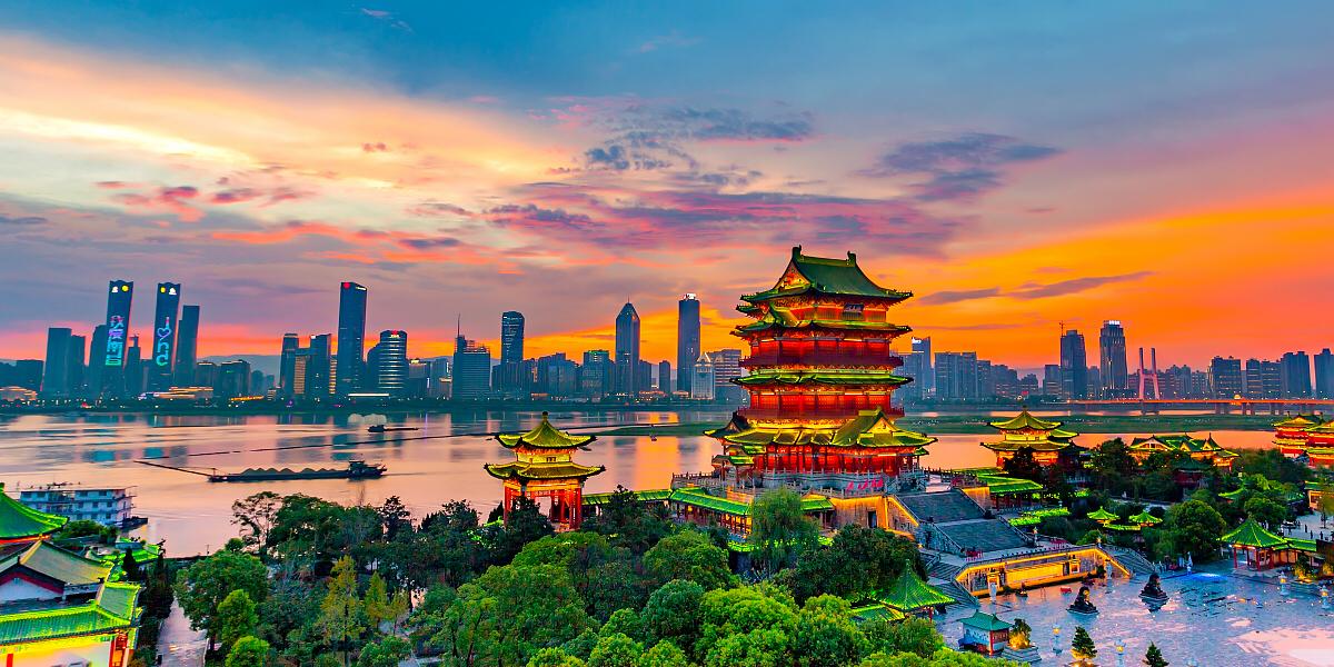 女子苦背滕王阁序免门票,游客背诵《滕王阁序》获免费门票