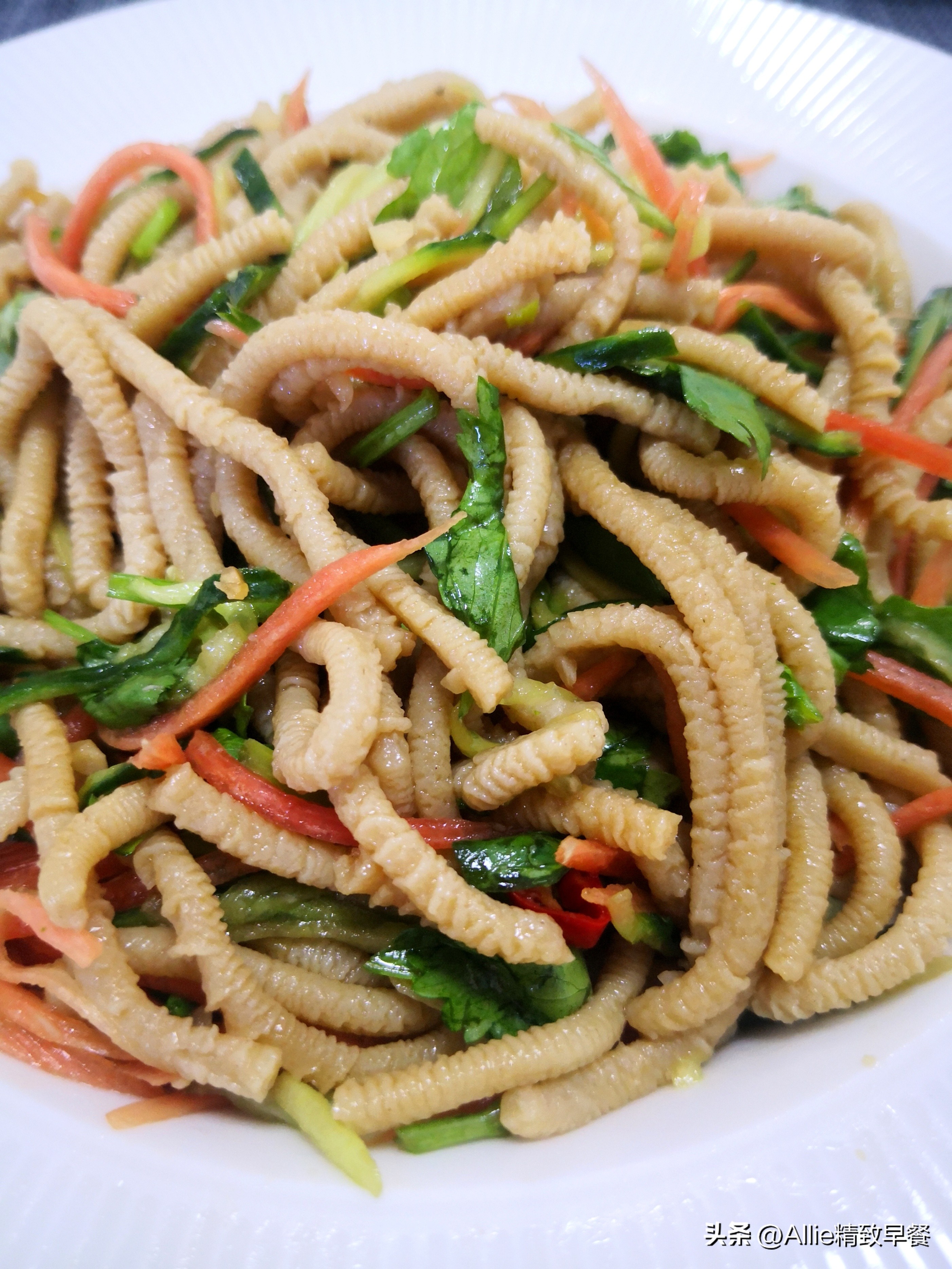 天气热不想吃肉想吃点清淡的,凉拌莜面详细做法