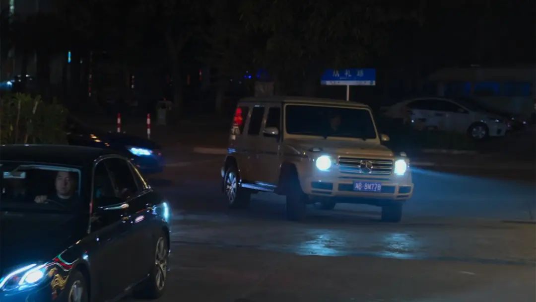 狂飙陈书婷霸气时刻,狂飙陈书婷开的车