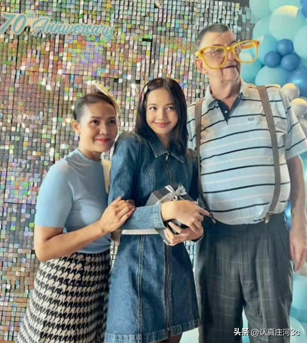 lisa最新素颜照,lisa近照曝光