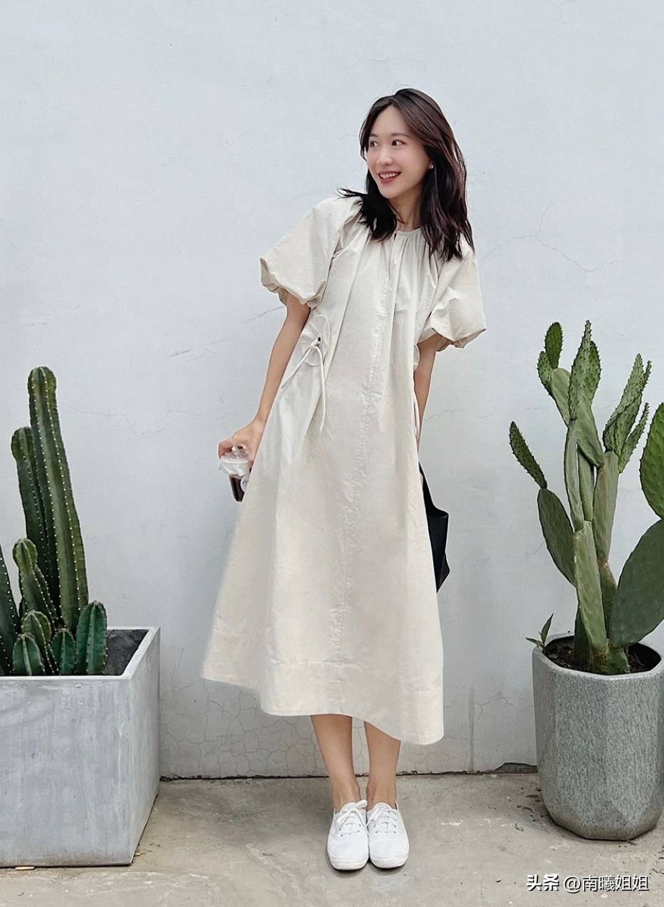 2023夏，“奶奶裙”正流行！既舒适百搭、又洋气遮肉，谁穿谁好看