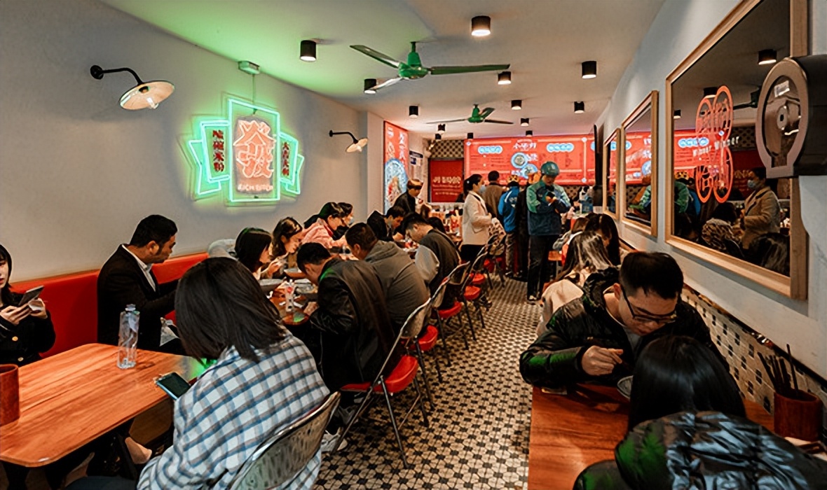 开一家餐饮行业店需要什么,开一家餐饮店需要哪些准备