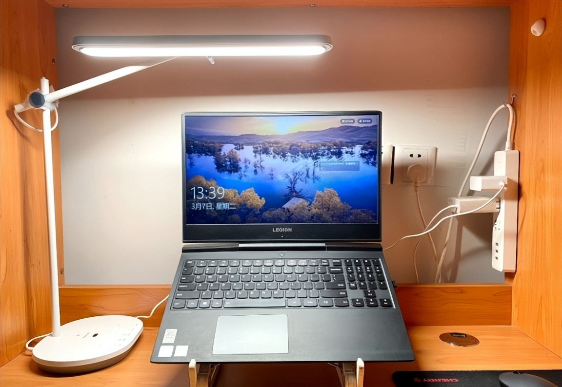 松下和飞利浦led台灯测评,飞利浦台灯和松下台灯哪一个更好