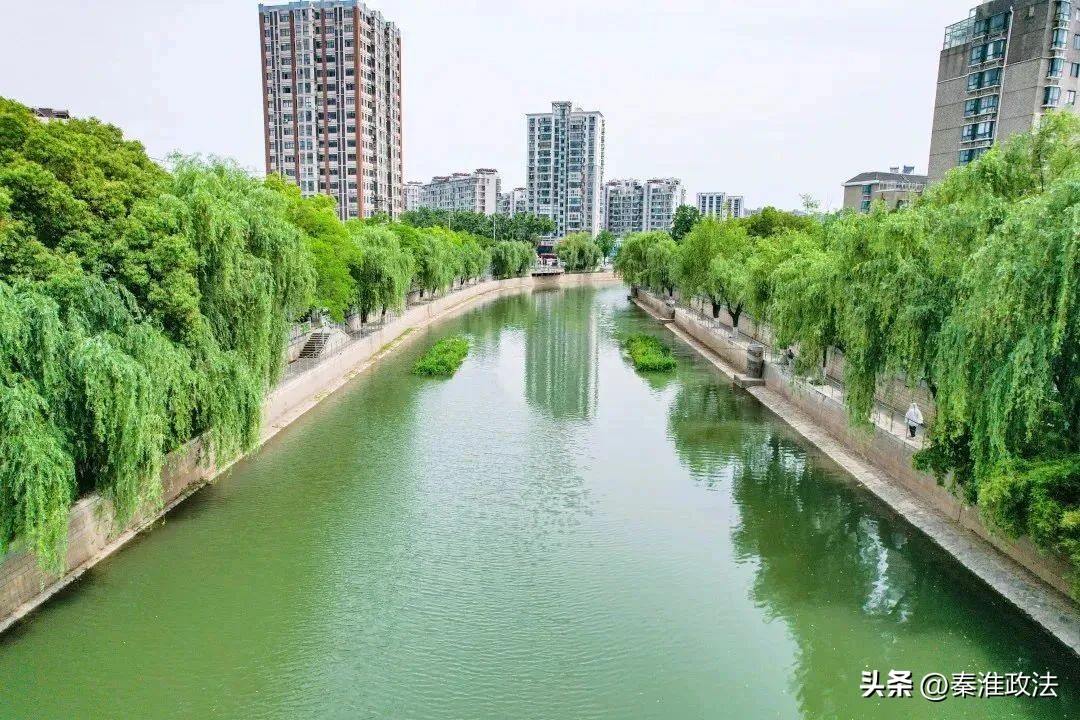 南京地铁11号线效果图,航拍南京地铁11号线旁超大公园